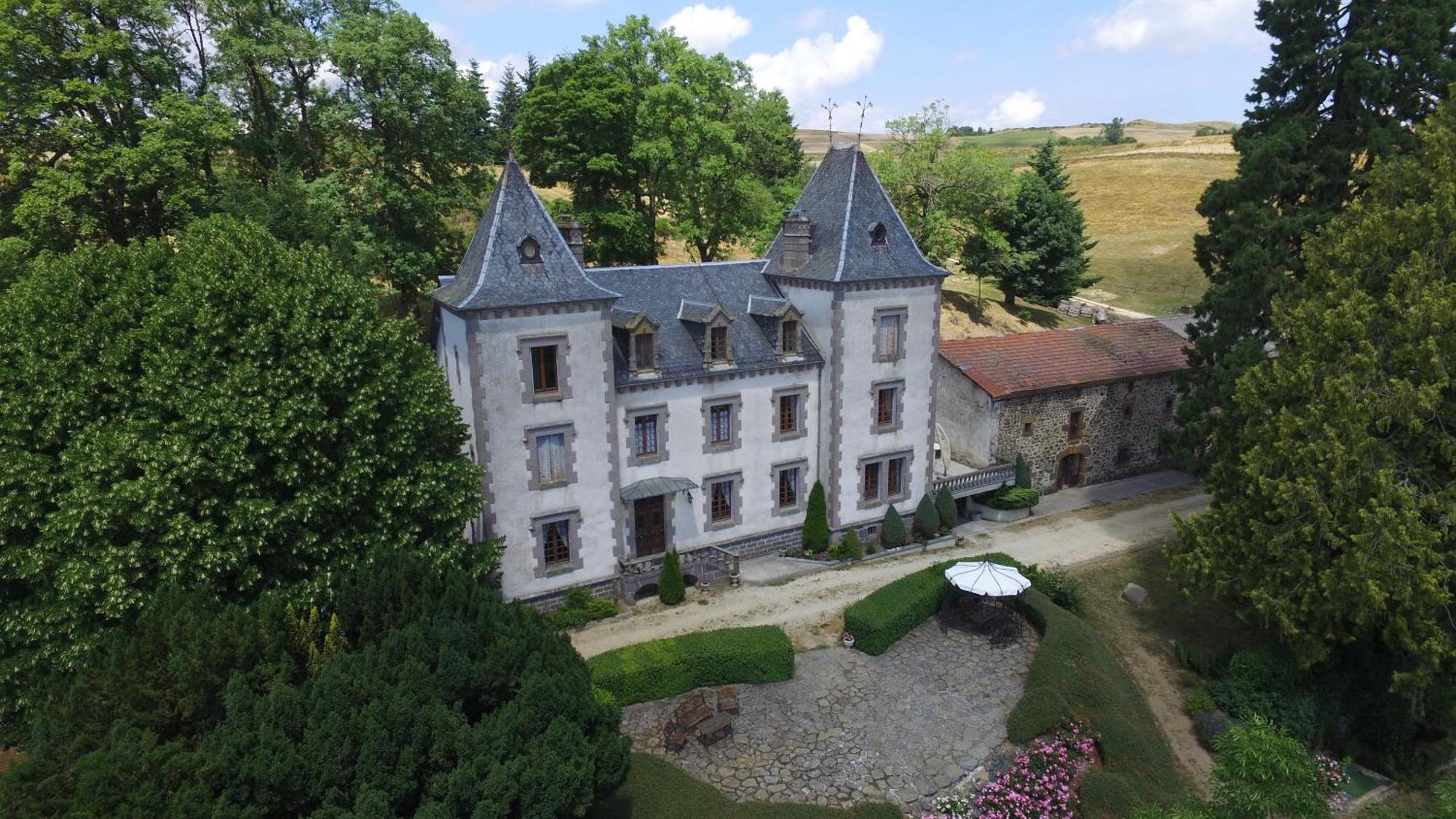 Le Chateau De Vernieres Talizat Exterior photo